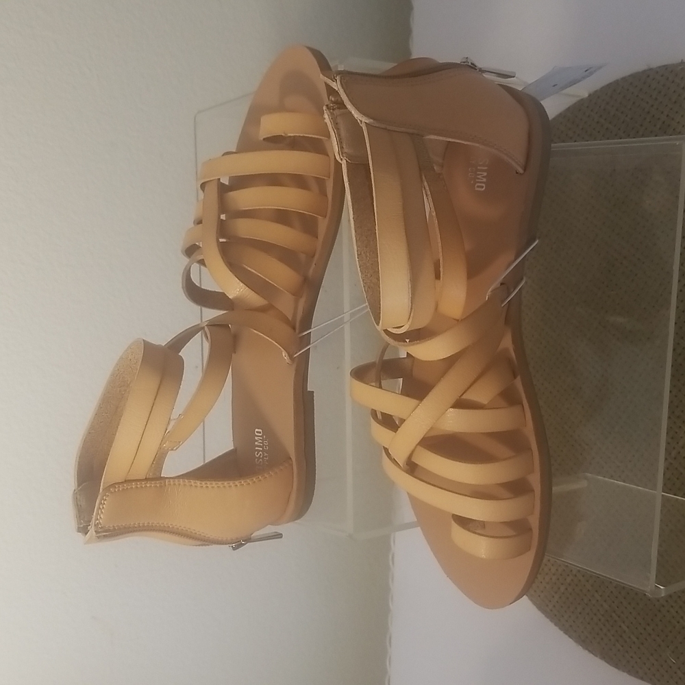 SOPHISTICATED SANDALS - Picture 3 of 7